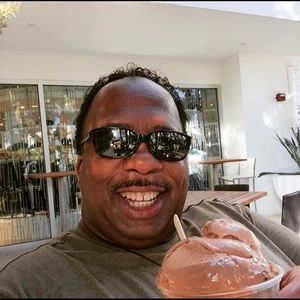 Meet your Posher, Juan